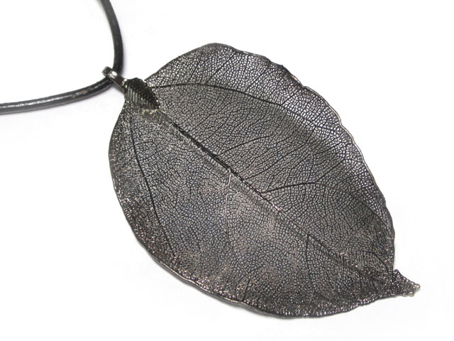 ペンダントトップ リーフ ガンメタ 本物の葉っぱ使用 オリジナル ナチュラル はっぱ ペンダントヘッド ..