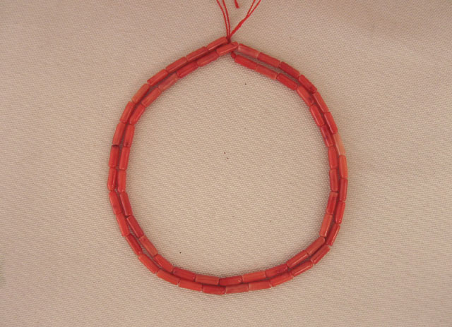 珊瑚ビーズ 約7mm 【1粒販売】 筒型 coral パワーストーン アクセサリーパーツ ハンドメイド