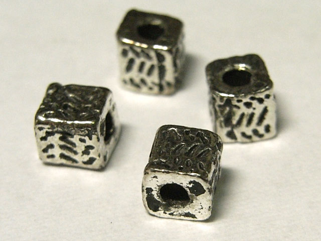 Rakuten - スペーサー ポーネグリフ 銀古美 約4mm 【50個セット】 チベタン 金属パーツ メタルビーズ アクセサリーパーツ ハンドメイド DIY