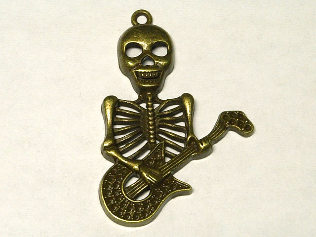チャーム ドクロ ロック 真鍮古美 約51×34mm 【1個】 スカル ガイコツ 骸骨 ギター Rock アクセサリー..