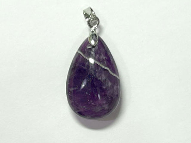 ＜商品説明＞・約2.3〜2.5cm×約1.5cm×約1cm(縦×横×厚さ)・穴約1mm(Aカン含まず)＜留意事項＞※サイズ・色味に個体差が生じる商品となります。※写真3枚目のように色の濃淡や模様の出方にも差異がございます。※商品写真はできる...