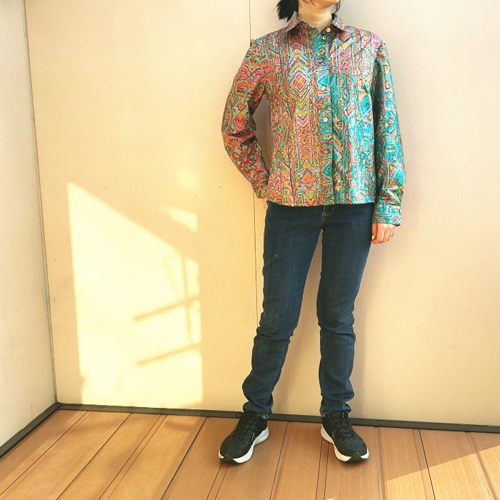 樂天商城 - 【シャツブラウス】アラベスク模様レディースシャツブラウス/Lサイズ/在庫1/オレンジ系　グリーン系/コットン　ポリエステル/幾何学模様　日除け シャツブ ラウス 大きいブラウス シャツカラー レギュラーブラウス 柄シャツ レディース 紫外線対策 日焼け防止 冷房対策