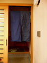 そこにあるだけで、なんとなく懐かしくほっこりする!そんな暮らしをご提案します!!【布のれん】和室、洋室の間仕切りに人気の和柄本場大島紬暖簾(ミドル丈)目隠し 和風 リビング キッチン 玄関 和室 子供部屋 アップサイクル 敬老の日