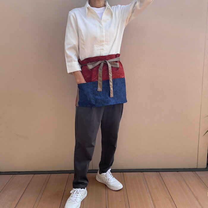 レンガ色波文に紺ポケットカフェエプロン/在庫1/レンガ色/100x33 /大きめ /コットン/ブロード/エプロン..