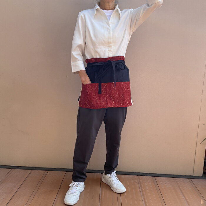 紺地にレンガ色波文ポケットカフェエプロン/在庫1/レンガ色　紺/100x33 /大きめ /コットン/ブロード/エ..