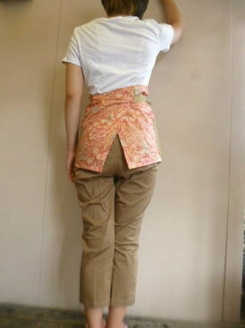 【着物素材使用】花と蝶文に市松ポケット手作りカフェエプロン【和柄】