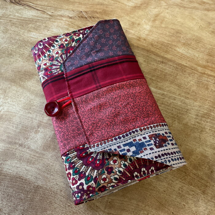 和柄プリントパッチワーク文庫本用ブックカバー/在庫1/19x34/送料無料 / 絹 ポリエステル/ 本カバー かわいい 可愛い 敬老の日 ギフト お返し お祝い...