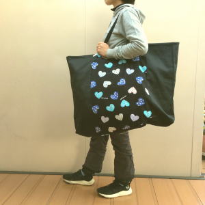 【レギュラーサイズ】洗える！カラフルハートネームタグ付お昼寝布団バッグ/在庫1/黒/ハート/78x52/ラ..
