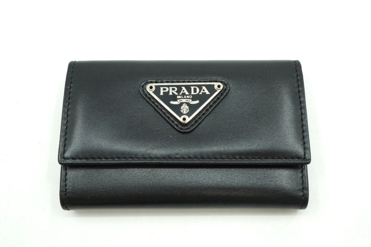 プラダ キーケース プラダ キーケース キーホルダー 6連 三角ロゴプレート Unisex レザー 黒 ブラック PRADA 8498k