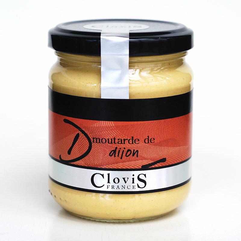 商 品 名 ディジョンマスタード　200g　clovis Clovisとは 1797年にフランス北部、シャンパーニュ地方にあるランスで設立された、ワインビネガーとマスタード製品の老舗メーカーであるシャルボノ・ブラバン(CHARBONNEAUXBRABANT)社を母体とするブランドです。最高の原料と品質を追求し、代々伝わる技術を駆使した製品は、インパクトのある風味と繊細なアロマが共存しています。 商品情報 非常になめらかな舌触りのマスタードで、鼻に抜けるような辛さはなく、マスタード種子そのものの風味がものすごく感じられます。 香辛料により薫り、味付けは一切行っておりません。材料はマスタードの種、醸造酢、食塩のみです。 そのまま野菜や魚、肉料理に添えて、一緒にお召し上がりいただくと、口の中に広がるマスタード種子本来の風味をお楽しみいただけます。 また、ドレッシングやマヨネーズ、ソースに加えていただくと、上品で爽やかな味に仕上がるので、サラダやサンドイッチ、カナッペ作りにもオススメです。 内 容 量 約200g、ガラスジャー 原 材 料・賞味期限 マスタードの種、醸造酢、食塩、酸化防止剤（亜硝酸Na） 賞味期限：約3ヶ月 保存方法 直射日光を避けて常温で保存 原産国 フランス 輸入者 株式会社オリーブ 　ドゥ　リュック 東京都調布市小島町3-78-1-1F 配送方法 常温 送料 送料別 箱 簡易箱　他の商品との同梱も可能です。