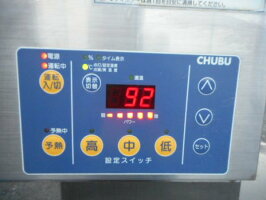 09年製中部CHUBUIHドーナツフライヤーDF-4D3B3相200V6.8kw17LW70D56H80(+7)cm60kgドーナツ押さえ機構付槽内フラット構造【中古】