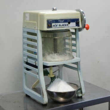 【中古】中部 初雪 HF-300P ブロック アイス スライサー かき氷 100V W42D34H72cm カキ氷 カキ氷機 後ろカバー新品