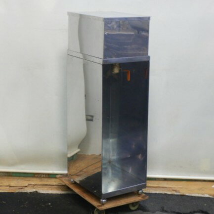 18-0 スタンド式 種おとしタンク W325D420H1105mm 18L 16.7kg タンク寸法W306D407H250mm たい焼き 生地 大判焼 タネ落とし 種落とし 商品は中古品です。 多少の傷汚れあります。 状態画像にて判断願います。 ボール弁開閉により、生地を直接チャッキリなどに補充することができます。 よろしくお願いします。 大型宅配便　A　代引き不可 タンク下寸法　W32D42H76cm