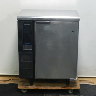 2012年製 ホシザキ 1ドア 冷凍 コールドテーブル FT-63PTE1 W63D45H80cm 100V 37kg 73L テーブル型 冷凍庫 フリーザー 商品は中古品です。 多少の傷汚れあります。 動作確認済です。 状態画像にて判断願います。 フィルター接着剤で補修してあります。画像参照 庫内底部分、樹脂に痛みあります。画像参照 よろしくお願いいたします。 送料 大型宅配便 A 代引不可