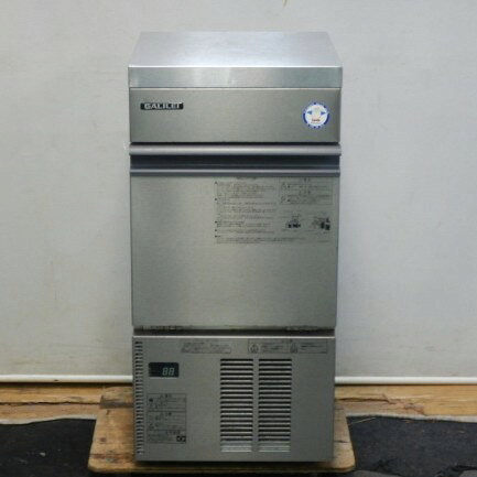 2023年製 フクシマガリレイ 25kg アンダーカウンター 製氷機 FIC-A25KT5 W398D450H800mm 重量35kg キューブアイス 商品は中古品です。 多少の傷汚れあります。 動作確認済です。 状態画像にて判断願います。 よろしくお願いいたします。 送料 大型宅配便 A 代引不可 商品型番/型式FIC-A25KT5 メーカーフクシマガリレイ 外形寸法間口398×奥行450×高さ800mm 製氷能力 (50/60Hz)約24/27kg/日 (室温20℃ 水温15℃) 約21/24kg/日 (室温30℃ 水温25℃) 貯氷量約13.5kg (自然落下時 約8.5kg) 電源単相100V　50/60Hz 消費電力 (50/60Hz)135/160W 消費水量(50/60Hz)約0.05/0.06m3/日 (室温20℃ 水温15℃) 約0.04/0.05m3/日 (室温30℃ 水温25℃) 氷の形状キューブアイス 約28×28×32mm FIC-A25KT5 フクシマガリレイ 自動製氷機 凝縮器空冷式 製品質量35kg 付属品スコップ、凝縮器フィルター コメントキューブアイス　セル方式 ●不純物の少ない透明度の高い氷ができます。 セル方式の自動製氷機です。 不純物が少なく透明度の高いキューブアイスを提供します。 飲料用として、保冷用として、さまざまな用途で活躍します。