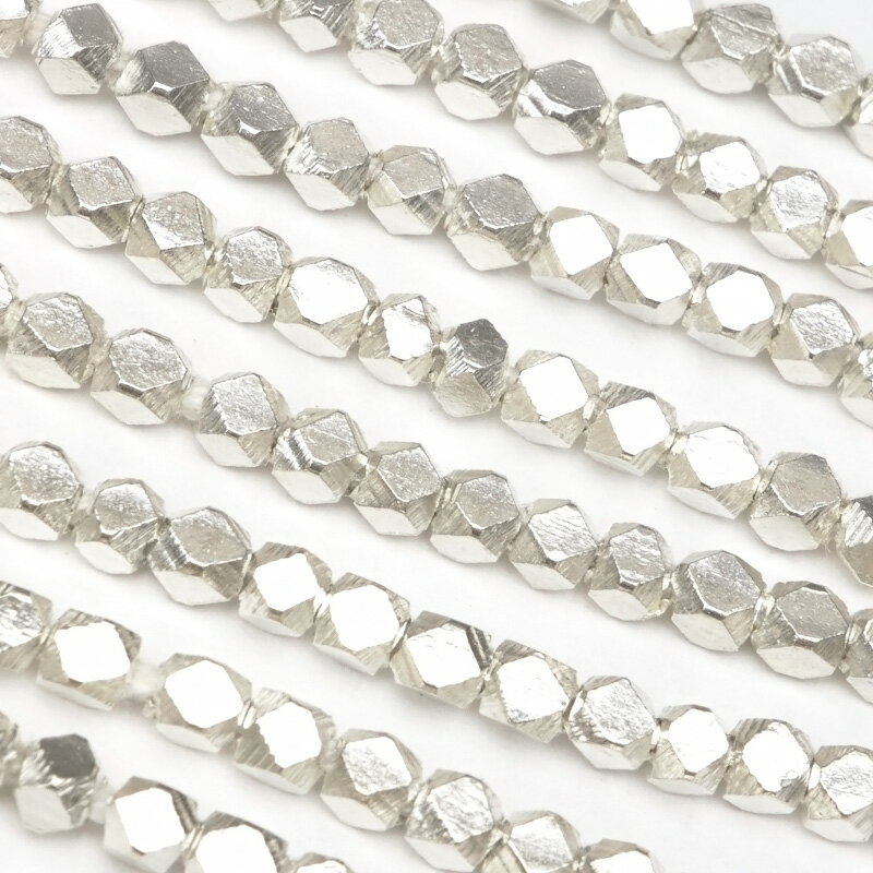 カレンシルバー キューブカット 3mm【1連販売】▽ シルバー950 ブリタニアシルバー ハンドメイド パーツ アクセサリー クラフト 手作り ビーズ シルバー...