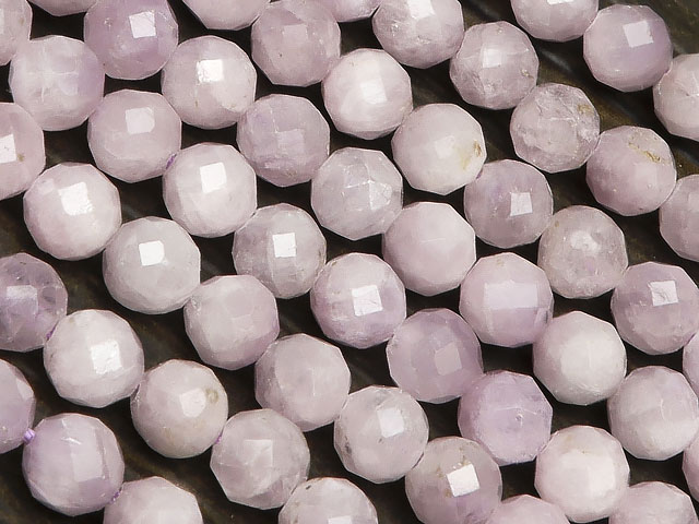 ナイジェリア産 クンツァイト 32面カット 丸玉 4mm No.1［プレミアムカット］【1連販売】