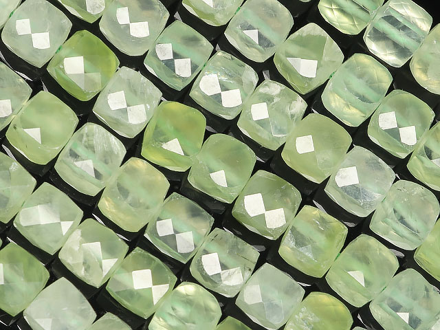 プレナイト キューブカット 4～5mm［プレミアムカット］【1連販売】▽ ブドウ石 葡萄石 Prehnite 天秤座の守護石 連売り 天然石 ビーズ パワーストーン パーツ アクセサリー 素材 材料