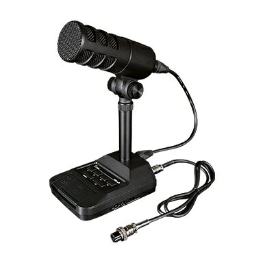 IC-7760などの高級機に適した、本格仕様のマイクです。JAIA（日本アマチュア無線機器工業会）加盟メーカーの各種無線機で使用できます。 SM-J1は、デュアルダイナミックマイクロホンエレメントを採用することで、高音質を実現したデスクトップマイクロホンです。低周波の強い風圧の影響を受けにくく、マイクに息が吹きかかった際もポップノイズを気にせず使用が可能。優れた周波数特性で、明瞭で重厚感のある音質を実現します。また、マイクロホンの指向性は、スイッチで切り替えることが可能です。周囲の音を拾いにくく、共有スペースでの運用に適した単一指向性。マイクに近づいて話しても音質を損なわず、DXで了解度を上げたい場合などに活躍する無指向性。2種類の指向性を、使用環境やシーンに合わせて使い分けることができます。 さらに、マイクロホン部は、工具なしでスタンドから簡単に取り外すことができ、市販のマイクアーム（5/8インチネジ）への取り付けに対応しています。アームに取り付けることで、マイクの位置を自分好みに調整することが可能です。また、無線機やPCの操作時も、デスクの振動がマイクに直接伝わりにくくなり、送信音声に混入するノイズを抑えることができます。そのほか、市販のフットスイッチにも対応し、足元でのPTT操作も可能です。PTT操作に手を取られることなく、コンテストなどでも、S&Pやロギングに専念することができます。 本製品は、当社製アマチュア無線機ではIC-7760、IC-7610、IC-7300MK2、IC-9700に対応しています。メーカーセレクトスイッチを切り替えて、JAIA加盟メーカーの各種無線機でも使用が可能です。リラックスしたラグチューからシビアなコンテスト、DXハンティング等、様々なシーンでその威力を発揮し、こだわり派のアマチュア無線家に、所有する喜び、高音質を手に入れる満足感を提供します。 ■開発の背景 当社を含め9社が加盟しているJAIAは、2021年に設立50周年を迎えました。これを契機に、JAIAではアマチュア無線業界のさらなる発展を目指し、新たな取り組みとしてJAIA加盟メーカーの垣根を越えて使用できるオプションの開発をスタートしました。そして、アマチュア無線100周年の節目となる2027年を見据えて、ついに、その第一弾を発売します。 以前より、アマチュア無線家から、より高品質なマイクロホンを求める声が多く寄せられていました。このニーズとJAIAの取り組みが合致して開発されたのが、デスクトップマイクロホンSM-J1です。 JAIA加盟メーカーの垣根を越えて使用できるオプションの発売により、ユーザーの商品選択の幅を広げ、アマチュア無線業界全体のさらなる活性化を目指します。 ■おもな特長 ・高音質を実現するデュアルダイナミックマイクロホンエレメント搭載。 ・使用シーンや周囲の環境に合わせて単一指向性 / 無指向性の切替が可能。 ・マイクロホン部を取り外して、市販のマイクアーム（5/8インチネジ）に取り付け可能。 ・市販のフットスイッチを接続して、ハンズフリーでのPTT操作を実現。 ・当社製アマチュア無線機ではIC-7760、IC-7610、IC-7300MK2、IC-9700に対応。 ・メーカーセレクトスイッチを装備し、JAIA加盟メーカーの各種無線機で使用可能。