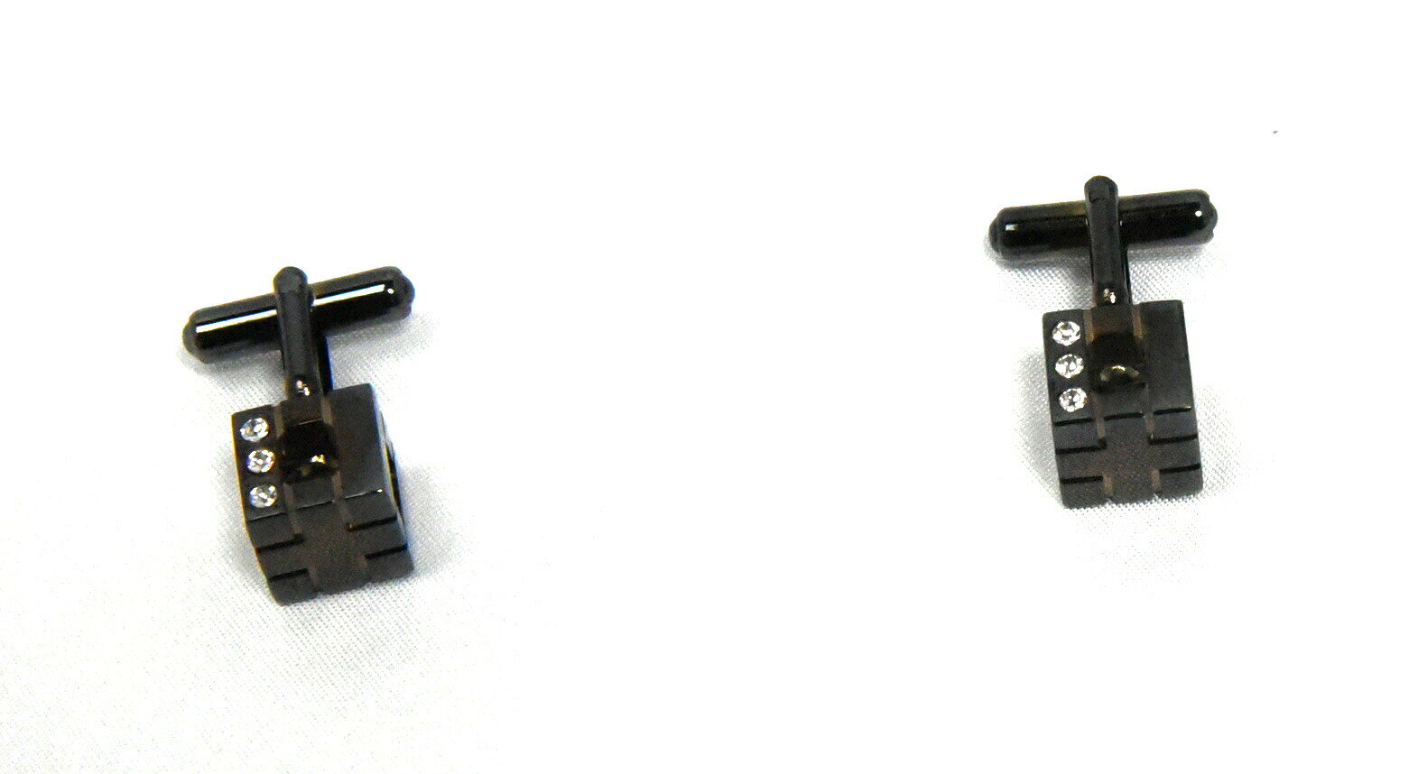 カフス カフスボタン 結婚式 メンズ ブラック スクエア キューブ スワロフスキー クリア カフリンクス おしゃれ 日本製 大人 ゆうパケット送料無料 クリア　真鍮 クリア ギフト プレゼント 就職祝い 誕生日 クリスマス