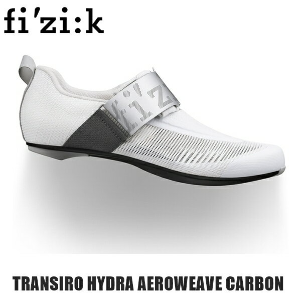 fizik フィジーク TRANSIRO HYDRA AEROWEAVE CARBON ホワイト/シルバー トライアスロン 自転車 シューズ 靴 トランジィーロ ハイドラ エアロウィーブ カーボン fi'zi:kが開発した「AEROWEAVE」は、軽量ナイロン繊維と熱可塑性ポリマーフィラメントを織り交ぜ た革新的な素材です。ロードシューズで採用されてきたこの素材を進化させた新型アッパーは、他のど の素材も圧倒する高い通気性とホールド力を備え、足を常にドライに保ちます。 アウトソールにも最大限の通気性と最高レベルの剛性を確保する、R2カーボンソールを採用。 アッパー：新型AEROWEAVE クロージングシステム：ベルクロ ソール：R2カーボンソール、ベントホール付き -stiffness index 10（ソールの剛性感 10/10） ■商品のデザイン、仕様、外観、は予告なく変更する場合がありますのでご了承ください。トランジィーロ ハイドラ エアロウィーブ カーボン fi'zi:kが開発した「AEROWEAVE」は、軽量ナイロン繊維と熱可塑性ポリマーフィラメントを織り交ぜ た革新的な素材です。ロードシューズで採用されてきたこの素材を進化させた新型アッパーは、他のど の素材も圧倒する高い通気性とホールド力を備え、足を常にドライに保ちます。 アウトソールにも最大限の通気性と最高レベルの剛性を確保する、R2カーボンソールを採用。 アッパー：新型AEROWEAVE クロージングシステム：ベルクロ ソール：R2カーボンソール、ベントホール付き -stiffness index 10（ソールの剛性感 10/10）アイアンマンレースやスプリントディスタンスなど、トライアスロンで"第4の種目"とも言われるトランジションがますます重要になる中、持てる全てを発揮し、自らの記録を打ち破るという高い目標を掲げるアスリートのために生み出されたシューズです。 第2世代の革新的なAEROWEAVEアッパーを採用。他のどの素材よりも高い圧倒的な通気性を備え、足を常にドライに保ちます。ハイパフォーマンスシューズに必要な優れたサポート力を持ちつつ、裸足での着用にも対応するソフトな履き心地を実現しています。 1本のベルクロストラップでミス無く、スピーディーにトランジションを行え、足を包み込むようなストラップは、足裏をしっかりとサポートしてペダリング効率を高めます。 R2 CARBON OUTSOLE：軽量化と剛性の向上を実現するフルカーボン製のアウトソール。剛性指数は10で、fizikシューズの中で最も剛性が高いものとなっています。大開口のベンチレーションで快適なエアフローを提供し、温度調節をサポートします。クリートの位置は従来よりもやや後方に設定されており、ペダリング効率を最適化し、膝の負担を軽減します。