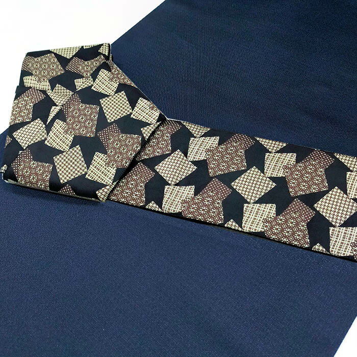 着物だいやす 828■角帯■オリジナル　色紙文　黒色　お洒落【正絹】【仕立て上がり帯】【仕立て替え】【送料無料】【中古】