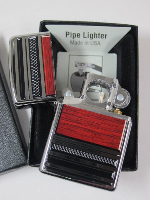 ジッポーライター： Zippo パイプ用 STEEL＆Wood //ハイポリッシュ クローム// #28676PL 《シルバー/銀色》 250 ウッド柄 ☆オシャレ!!☆ 【あす楽対応】 【楽ギフ_包装】 【父の日】 【ジッポ】…