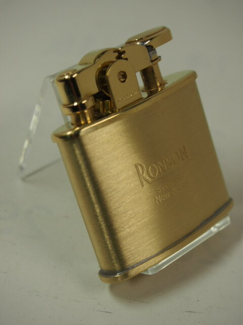 ロンソンライター： RONSON ロンソン スタンダード 『 フリント オイルライター 』 R02-1031 ブラス サテン 金色 Flint Oil Lighter ♪レトロ♪ 【あす楽対応】 【父の日】 【楽ギフ_包装】 【ロンソン】 【フリント】 【オイル】 【ライター】 【ダルマヤ】