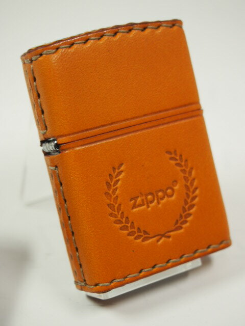 ジッポーライター: Zippo 革巻き 【 ロゴ & 月桂樹 】 キャメル 茶 無地 《レギュラー》 ☆プレーン☆ LB-7 ◆お洒落!!◆ 【あす楽対応】 【...