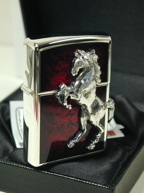 楽天Zippo Shop DARUMAYA：ダルマヤジッポーライター： Zippo ハネウマ 【ウイニングウィニー】 《うま》 ホース 赤 ディープ レッド //マーブルエポ// 馬メタル ★豪華!!★ 【楽ギフ_包装】 【父の日】 【ジッポ】 【ジッポー】 【ライター】 【ダルマヤ】 【人気商品】 送料無料 送料込