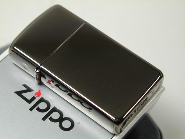 楽天Zippo Shop DARUMAYA：ダルマヤジッポーライター： Zippo ブラックアイス 【Black Ice】 //プレーン// #20492 黒 【スリム】 ♪クリア!!♪ 定番 ブラック 定番 ★無地★ 【あす楽対応】 【楽ギフ_包装】 【YDKG-tk】 【ジッポ】 【ジッポー】 【ライター】 【ダルマヤ】 【人気商品】 送料無料