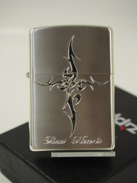 ジッポーライター： 絶版 Zippo Vine Hearts ヴァインハート VH-SS クロス シルバーサテン // Cross // 十字架 彫刻 VH-SS ★クール!!★ 【あす楽対応】 【楽ギフ_包装】 【母の日】 【父の日】 【ジッポ】 【ジッポー】 【ライター】 【ダルマヤ】 送料無料