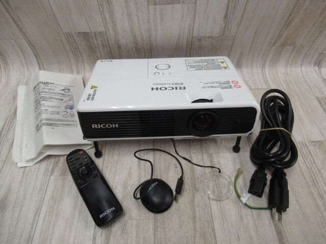 【中古】 IPSiO PJ X3240N RICOH/リコー モバイルプロジェクター ランプ使用時間212H 【ビジネスホン ..