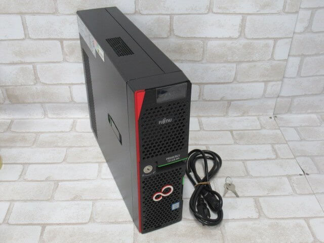 【中古】【OS無】【鍵付】 PRIMERGY TX1320 M4 富士通 サーバー 【 Xeon E-2124 3.3GHz / HDD:1.2TB SAS 2.5インチ×3 / 16.00GB 】 【ビジネスホン 業務用 電話機 本体】