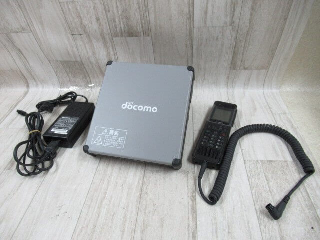 【中古】【アダプタ付】NTT docomo/ドコモ ワイドスターII 衛星可搬端末 01 ハンドセット 【ビジネスホン 業務用 電話機 本体】