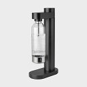 ブランドの象徴＝シリンダーフォルムの美しい炭酸水サーバー STELTON ステルトン 炭酸水サーバー BRUS STELTON ステルトン Brus Carbonator Black Metallic STELTON ステルトン Brus Carbonator Steel ステルトンらしいシリンダー（円筒形）フォルムが特徴的な炭酸水サーバーです 専用ボトルを装着しガス注入ノブを回せば、手軽にお好みの炭酸水を作って頂くことができます 外出先での水分補給や、ご自宅でのお料理にもご活用頂けます フォルムのミニマルな美しさが際立つBRUSですが、スリム＆コンパクトで省スペースなのも魅力です