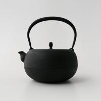 楽天designshop南部鉄器 鉄瓶 / 南部鉄瓶 / 釜定 / 新姥口糸目 [ やかん 日本製 ih対応 ih 南部鉄器 鉄瓶 南部鉄瓶 ケトル おしゃれ ]