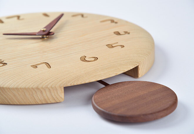 工房 ペッカー 木製 丸型振り子時計 掛け時計 F35-2 旭川クラフト 壁時計 レトロ アナログ ウッド プレゼント ギフト 誕生日 かわいい オシャレ 切株 切り株 きりかぶ 個性的 インテリア 新品 送料無料 シンプル [2]