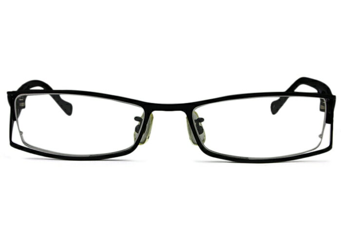 フレーム情報材質はメタルで、側面にボリューム感があるものの、全体的にコンパクトに仕上がっている商品です。 ■フレームカラー：ブラック ■フレーム材　質：メタル ■生産国：Made in China ■付属品：ケース ＜注意事項＞ ※デモレン...