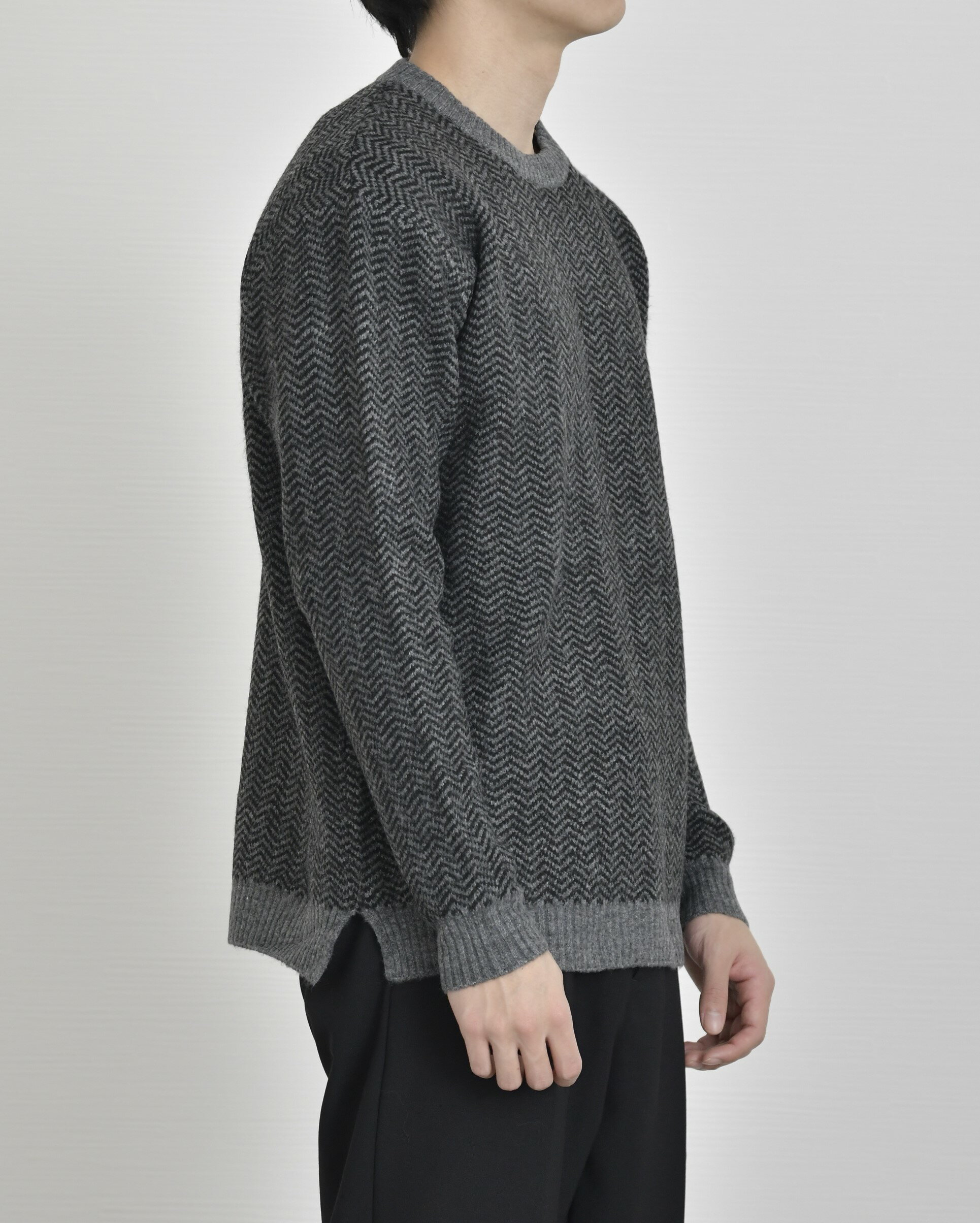 ヘリンボーンニット