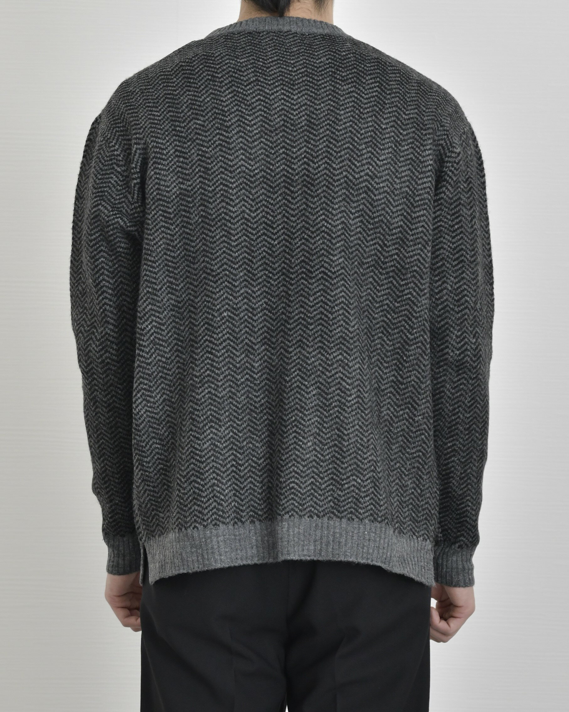 ヘリンボーンニット