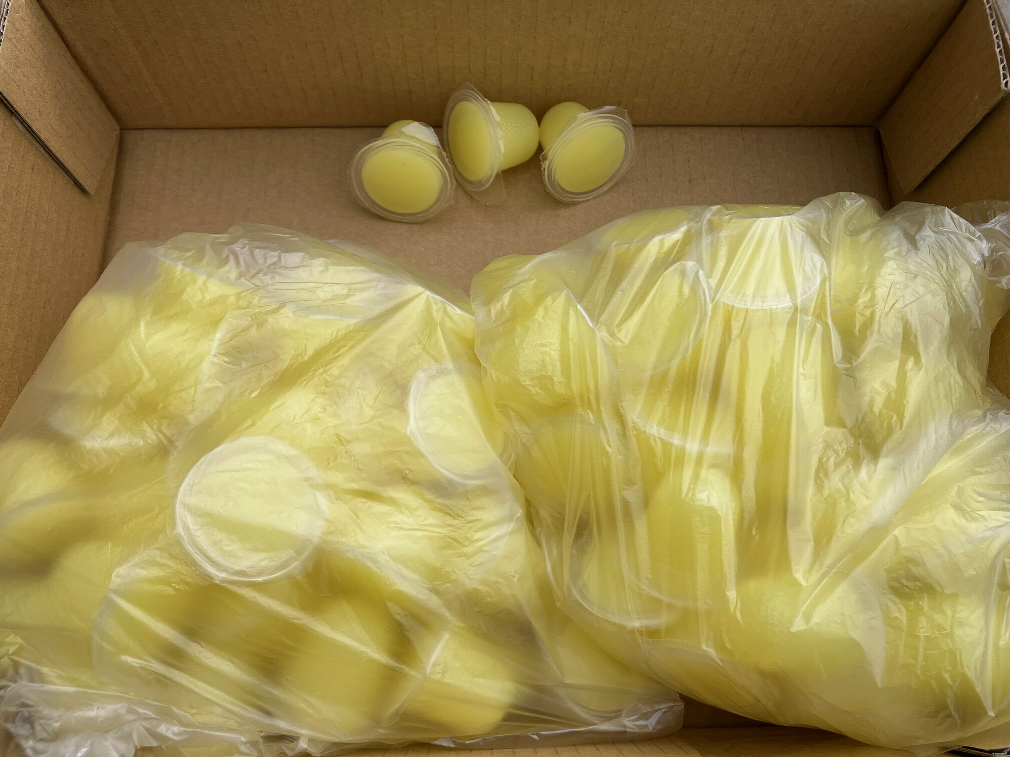 16gの昆虫ゼリー 100個で送料込み！お勧めの昆虫ゼリー 16g イエロー100個セット（送料込み・一部地域は別途送料）