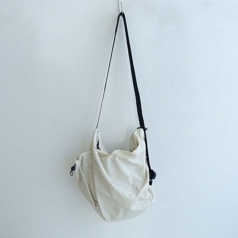 【定価1.1万】ハロルル hellolulu リース(REESE)ボトルホルダー付ショルダーバッグ 【中古】【32L42】