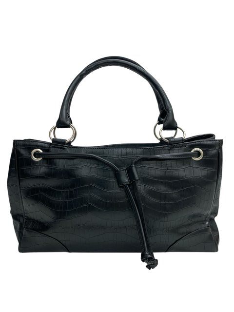 商品名 美品/CASTELBAJAC/カステルバジャック/型押し/レザーバッグ/ブラック/黒/レディース/FC3482 管理番号 PD51C85CL22A 詳細 高さ 約21cm 外ポケット 1箇所 幅 約37cm 内ポケット 3箇所 マチ 約14.5cm 開閉タイプ マグネット 色／ライン名 ブラック 持ち手 約45.5cm 型番 生産国 付属品 製造番号 参考定価：円 コンディション・サイズなど この商品の参考ランクは　中古A N 使用されていない未使用・新古品になります。 S 数回程度の使用品で、ほとんど使用感を感じない美品です。 SA 使用感があまりなく、全体的に綺麗な状態のお品です。 A 使用感は少しありますが、程度良好のお品です。 AB 多少使用感はありますが、通常の中古品の範囲内です。 B 使用感のあるお品ですが、通常の使用には差し支えありません。 C 少し難ありのお品です。場合によってはお直しが必要です。 ジャンク 難ありのお品です。お直しの必要があります。 【コンディション】 持ち手の付け根に少し汚れが見れますが、 使用感があまりなく比較的、綺麗な状態のお品です。 【ブランド】：CASTELBAJAC ＜外側＞ ＜内側＞ 取扱い店舗 エコライフ 岡場店 TEL　078-982-8803 特定商取引法・問い合わせ等 会社名 株式会社エコスモ 運営統括責任者 尾山　亮 古物商許可証 大阪府公安委員会　第621130140227号 住所 兵庫県神戸市北区藤原台中町1－4－1 ステップガーデンA棟1階 電話番号 078-982-8803 メールアドレス eco_eco_eco_life@yahoo.co.jp カテゴリ：バッグ, レディース, レディースハンドバッグ