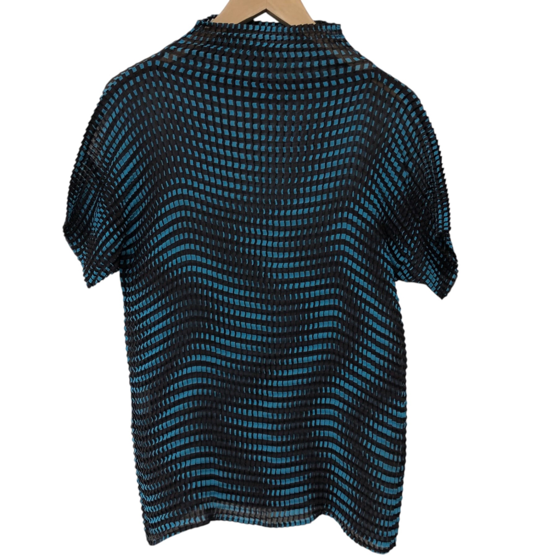 Rakuten - ISSEI MIYAKE /イッセイミヤケ/ホワイトレーベル/プリーツトップス/モックネック/波模様/サイズ3/RS1293