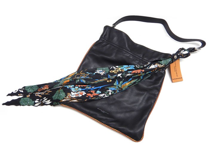 Rakuten - 美品/タグ付き/GIANNI CHIARINI/ジャンニキャリーニ/レザー/ワンショルダーバッグ/黒/ブラック/イタリア製/FB2944