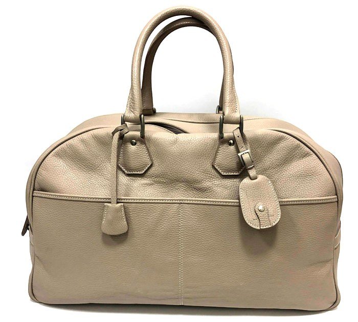商品名 【ARFREDO BRETTA】アルフレッド ベレッタ ボストンバッグ レザー ベージュ イタリア製 メンズ 男性用 鞄/RS2825 管理番号 PDQV2JRCHV07 詳細 高さ 約51cm 外ポケット 2箇所 幅 約31cm 内ポケット 1箇所 マチ 約23cm 開閉タイプ ファスナー 色／ライン名 ベージュ 持ち手 約cm 型番 生産国 イタリア 付属品 製造番号 参考定価：円 コンディション・サイズなど この商品の参考ランクは　中古B N 使用されていない未使用・新古品になります。 S 数回程度の使用品で、ほとんど使用感を感じない美品です。 SA 使用感があまりなく、全体的に綺麗な状態のお品です。 A 使用感は少しありますが、程度良好のお品です。 AB 多少使用感はありますが、通常の中古品の範囲内です。 B 使用感のあるお品ですが、通常の使用には差し支えありません。 C 少し難ありのお品です。場合によってはお直しが必要です。 ジャンク 難ありのお品です。お直しの必要があります。 【コンディション】 全体的な使用感はございますが、使用に差し支えるようなダメージは無く、通常の中古品の範囲です。 まだまだ問題なくお使い頂けます。 【ブランド】： ＜外側＞ ＜内側＞ 取扱い店舗 エコライフ 夙川店 TEL：0798-31-5026 特定商取引法・問い合わせ等 会社名 株式会社エコスモ 運営統括責任者 尾山　亮 古物商許可証 大阪府公安委員会　第621130140227号 住所 兵庫県西宮市羽衣町7-30 夙川グリーンタウン1F 電話番号 0798-31-5026 メールアドレス eco_eco_eco_life@yahoo.co.jp カテゴリ：バッグ, メンズ