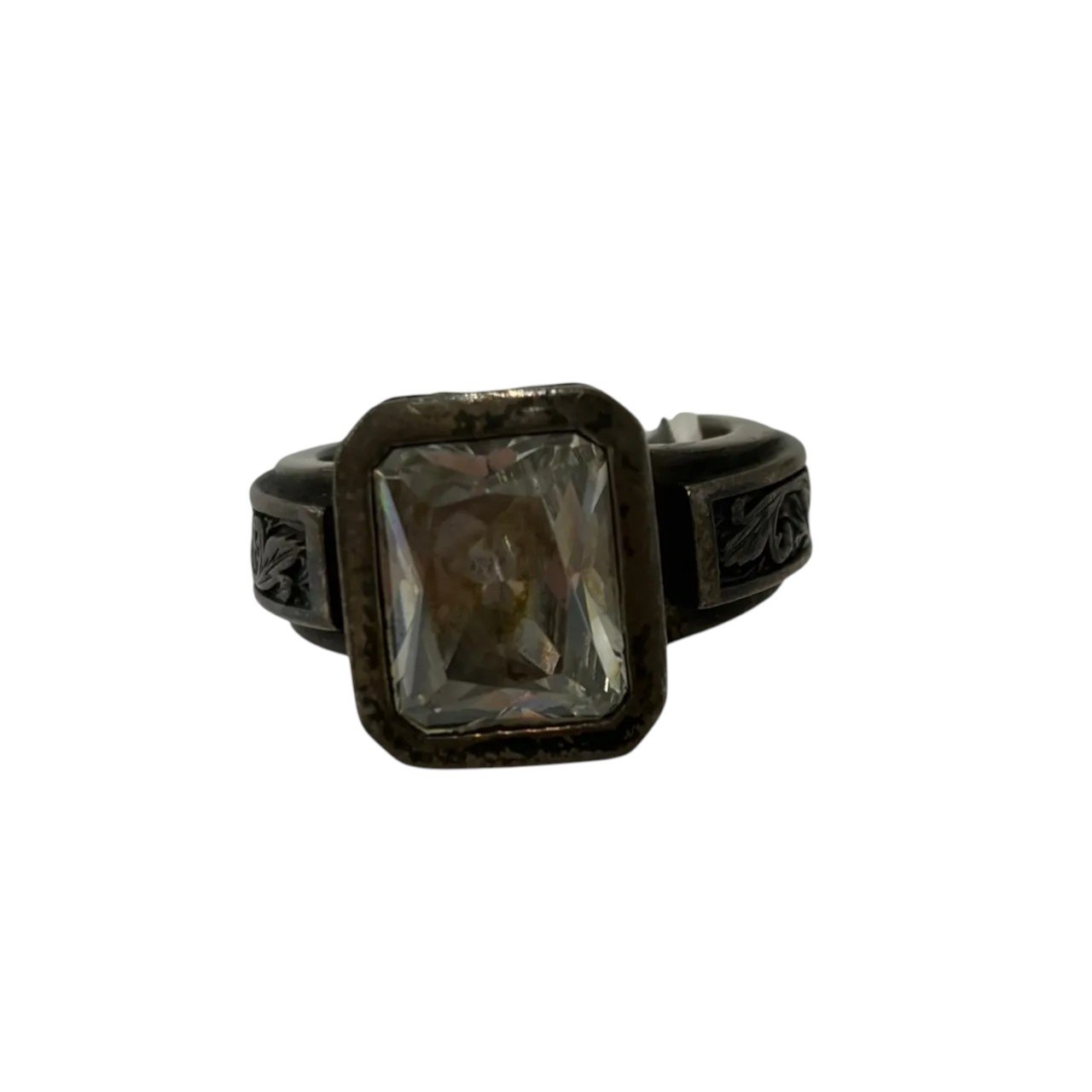 商品名 アクアフォーティス/シルバー925/リング/サイズ10号/RS2976 管理番号 PDWL94OLQ6JJ コンディション・サイズなど この商品の参考ランクは　中古AB N 使用されていない未使用・新古品になります。 S 数回程度の使用品で、ほとんど使用感を感じない美品です。 SA 使用感があまりなく、全体的に綺麗な状態のお品です。 A 使用感は少しありますが、程度良好のお品です。 AB 多少使用感はありますが、通常の中古品の範囲内です。 B 使用感のあるお品ですが、通常の使用には差し支えありません。 C 少し難ありのお品です。場合によってはお直しが必要です。 ジャンク 難ありのお品です。お直しの必要があります。 【コンディション】 全体的な使用感はございますが、大きく目立つダメージは無く程度良好な範囲です。 取扱い店舗 エコライフ 夙川店 TEL：0798-31-5026 特定商取引法・問い合わせ等 会社名 株式会社エコスモ 運営統括責任者 尾山　亮 古物商許可証 大阪府公安委員会　第621130140227号 住所 兵庫県西宮市羽衣町7-30 夙川グリーンタウン1F 電話番号 0798-31-5026 メールアドレス eco_eco_eco_life@yahoo.co.jp カテゴリ：服飾品, メンズ, メンズアクセサリー