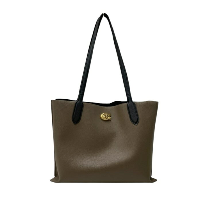 商品名 COACH/コーチ/ヴィロウトート/C0692/ブラウン/レディース/FC3924 管理番号 PD5Y34UZ92KO 詳細 高さ 約27cm 外ポケット 箇所 幅 約34.5cm 内ポケット 箇所 マチ 約12.5cm 開閉タイプ ジップ 色／ライン名 ブラウン 持ち手 約64cm 型番 C0692 生産国 付属品 製造番号 参考定価：円 コンディション・サイズなど この商品の参考ランクは　中古AB N 使用されていない未使用・新古品になります。 S 数回程度の使用品で、ほとんど使用感を感じない美品です。 SA 使用感があまりなく、全体的に綺麗な状態のお品です。 A 使用感は少しありますが、程度良好のお品です。 AB 多少使用感はありますが、通常の中古品の範囲内です。 B 使用感のあるお品ですが、通常の使用には差し支えありません。 C 少し難ありのお品です。場合によってはお直しが必要です。 ジャンク 難ありのお品です。お直しの必要があります。 【コンディション】 金具部分キズ・剥げ/角スレが見られますが、 大きな損傷はなく通常の使用には差し支えないお品です。 【ブランド】：COACH ＜外側＞ ＜内側＞ 取扱い店舗 エコライフ 岡場店 TEL　078-982-8803 特定商取引法・問い合わせ等 会社名 株式会社エコスモ 運営統括責任者 尾山　亮 古物商許可証 大阪府公安委員会　第621130140227号 住所 兵庫県神戸市北区藤原台中町1－4－1 ステップガーデンA棟1階 電話番号 078-982-8803 メールアドレス eco_eco_eco_life@yahoo.co.jp カテゴリ：ブランド, バック, トートバック
