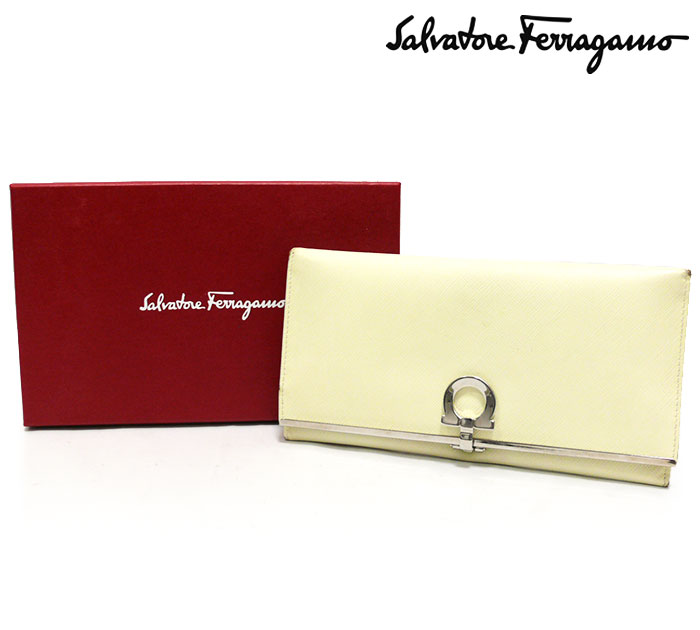 【Salvatore Ferragamo】サルバトーレ フェラガモ ガンチーニ金具 レザー 2つ折り　長財布 ホワイト　白　お札入れ 小銭入れ サイフ 【中古】